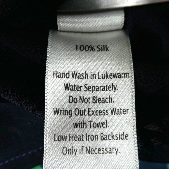 SiLK Ecru Brand Navy Floral Cami Top High Neck Keyhole Button Back Lined S Small - Picture 9 of 9